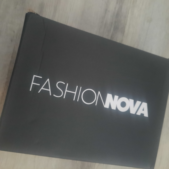 Fashion Nova Neon Heels - Picture 6 of 6